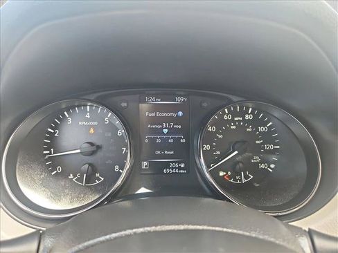 Used 2018 Nissan Rogue Sport SV w/ SV Technology Package FWD image 11