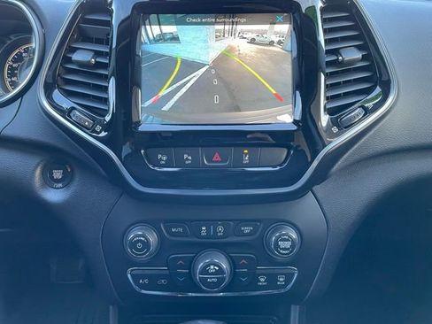 Used 2022 Jeep Cherokee Limited w/ Mopar Interior Package AWD/4WD image 21