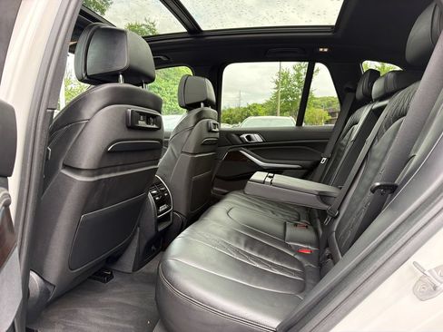 Used 2019 BMW X5 xDrive40i w/ Luxury Seating Package AWD/4WD image 17
