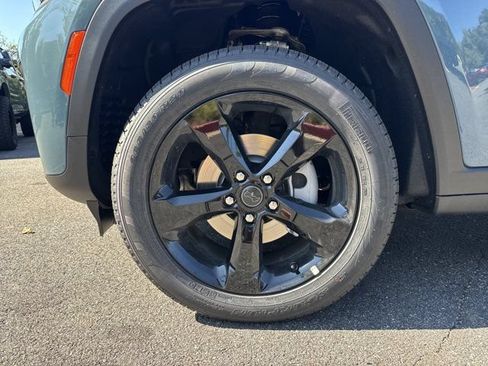 New 2027 Jeep Grand Cherokee Limited AWD/4WD image 11