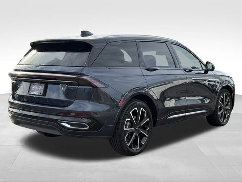 Used 2024 Lincoln Nautilus Reserve w/ Equipment Group 202A image 6