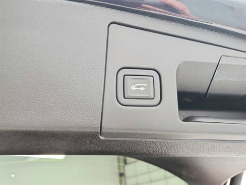 Used 2023 Cadillac XT4 Premium Luxury image 42