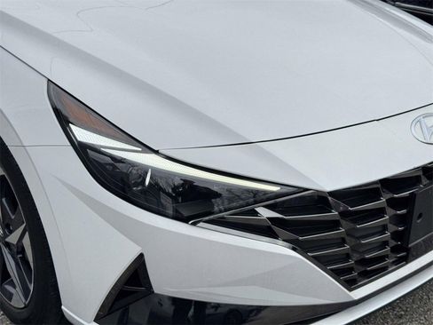Used 2023 Hyundai Elantra Limited w/ Cargo Package image 8