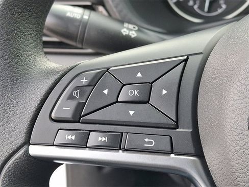 Used 2025 Nissan Sentra SV w/ Trunk Package image 21