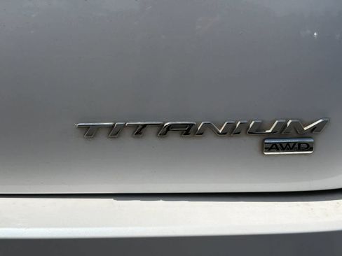 Used 2018 Ford Edge Titanium w/ Ford Safe & Smart Package AWD/4WD image 10