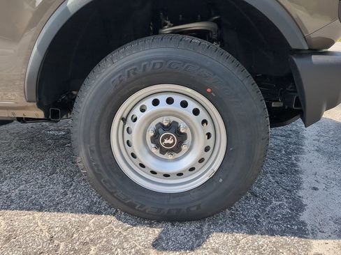 New 2025 Ford Bronco 4-Door image 9