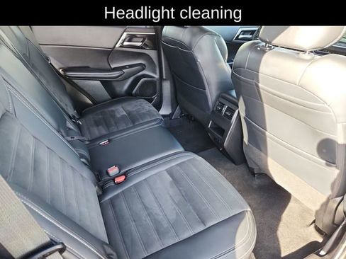 Used 2024 Mitsubishi Outlander SE image 28