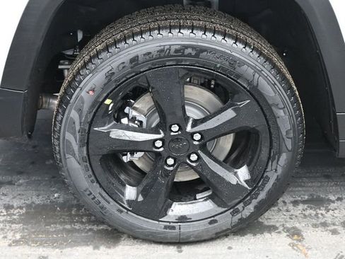 New 2026 Jeep Grand Cherokee L Limited image 39