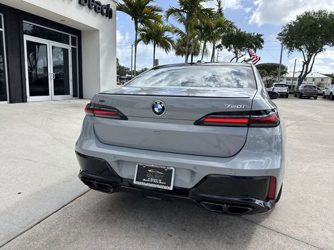 Used 2023 BMW 760i xDrive image 25