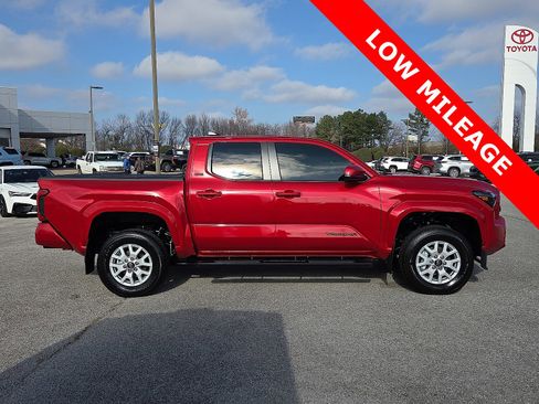 Used 2025 Toyota Tacoma SR5 image 6