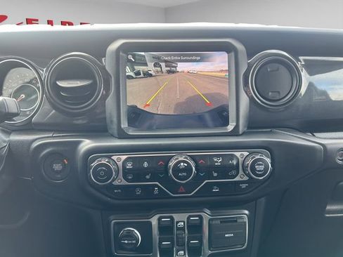 Used 2022 Jeep Gladiator Sport AWD/4WD image 20