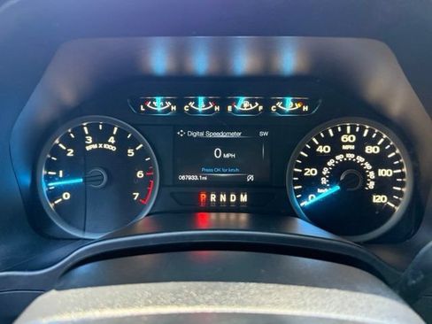 Used 2018 Ford F150 XLT w/ Equipment Group 302A Luxury AWD/4WD image 16