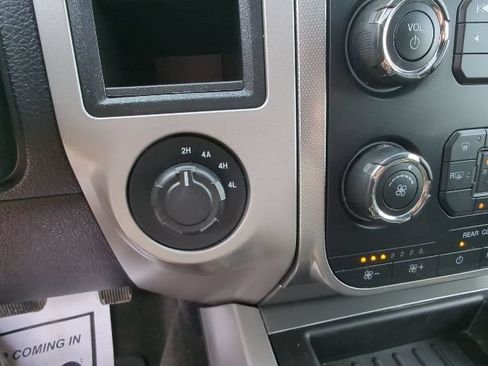 Used 2016 Ford Expedition XLT AWD/4WD image 18