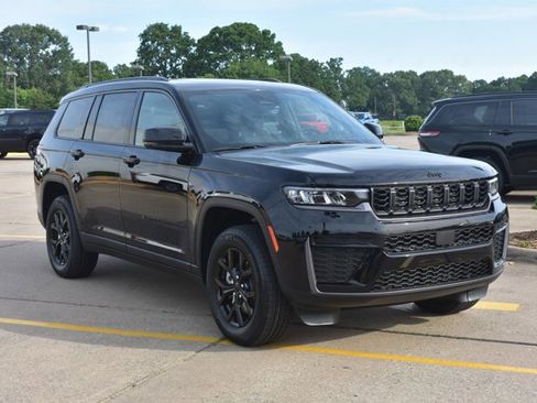 New 2026 Jeep Grand Cherokee L 4WD image 3