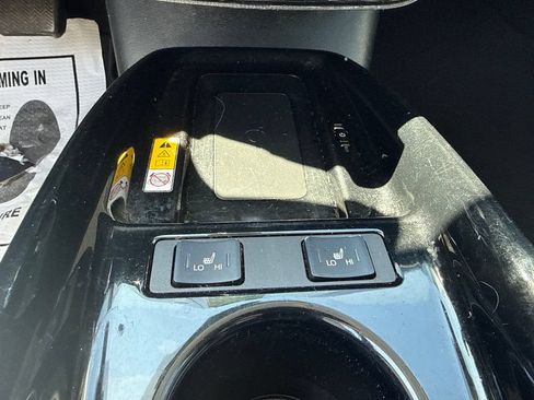 Used 2020 Toyota Prius Prime XLE w/ Carpet Mat Package FWD image 16