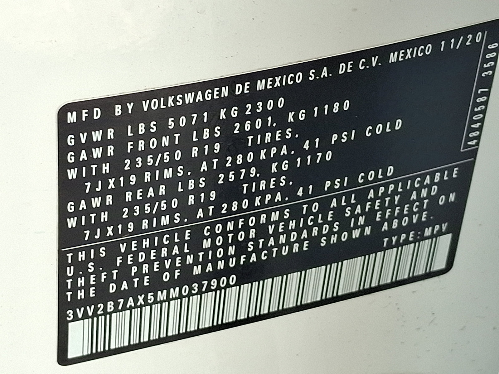 Used 2021 Volkswagen Tiguan SEL AWD/4WD image 26