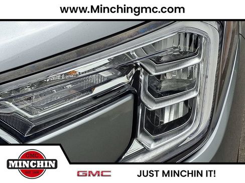 Certified 2023 GMC Terrain SLE w/ Driver Convenience Package AWD/4WD image 9