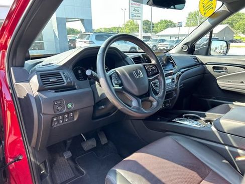 Used 2025 Honda Ridgeline Black Edition image 28