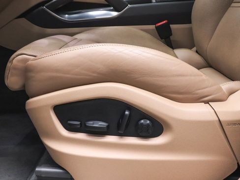 Used 2022 Porsche Cayenne Turbo image 24