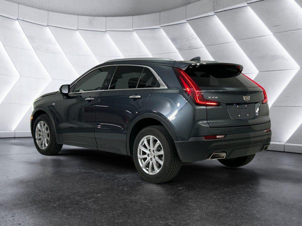 Used 2021 Cadillac XT4 Luxury w/ Cold Weather Package FWD image 6