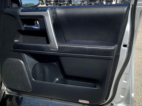 Used 2023 Toyota 4Runner SR5 Premium w/ Moonroof Package RWD image 41