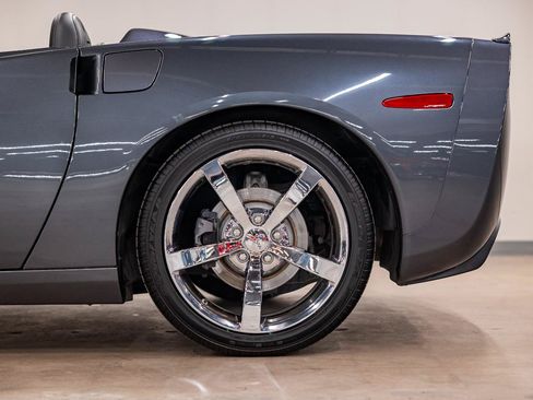 Used 2010 Chevrolet Corvette Convertible w/ Preferred Equipment Group RWD image 30
