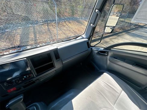 Used 2018 Isuzu NPR HD image 11