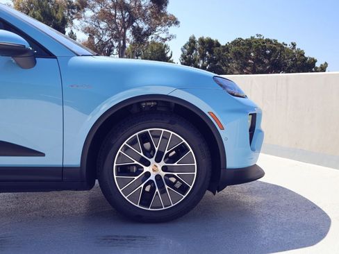 New 2026 Porsche Macan Electric RWD image 11