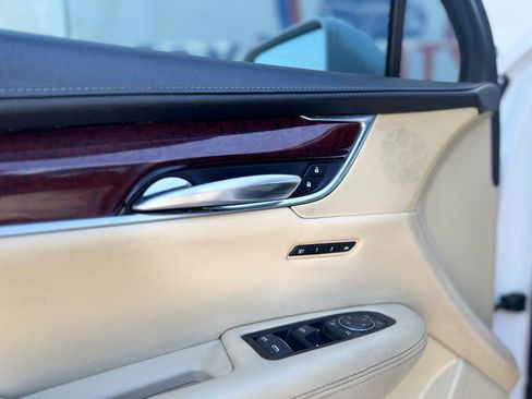 Used 2018 Cadillac XT5 Luxury w/ Driver Awareness Package AWD/4WD image 34