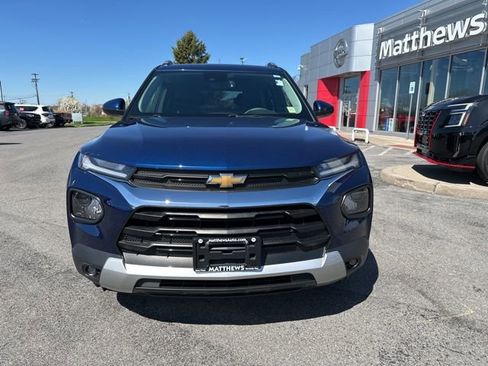 Used 2023 Chevrolet TrailBlazer LT w/ Convenience Package AWD/4WD image 2