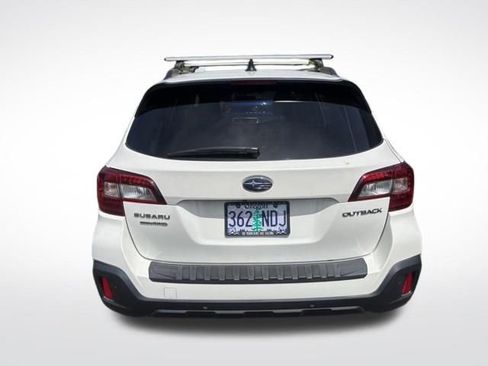 Used 2018 Subaru Outback 2.5i Touring w/ Popular Package #3 AWD/4WD image 8