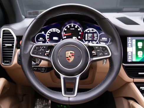 Used 2021 Porsche Cayenne AWD/4WD image 7