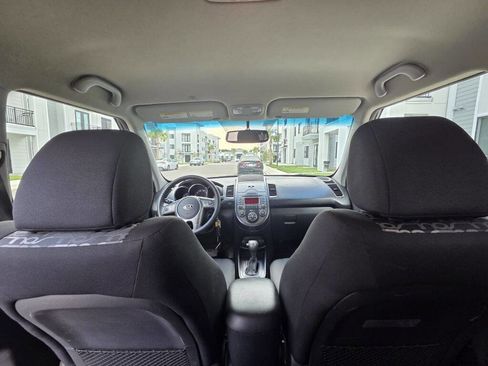 Used 2011 Kia Soul + w/ Audio Pkg FWD image 17