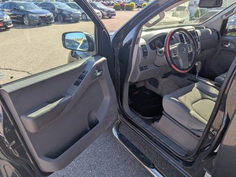 Used 2013 Nissan Frontier SV w/ SV Value Truck Pkg image 8