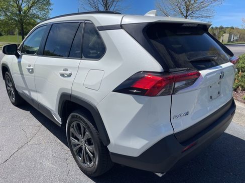 Used 2022 Toyota RAV4 XLE Premium image 7