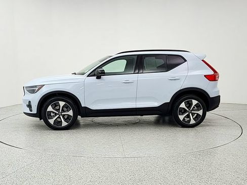 Certified 2026 Volvo XC40 B5 Plus AWD/4WD image 8