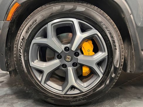 Used 2022 Rivian R1S Launch Edition image 28