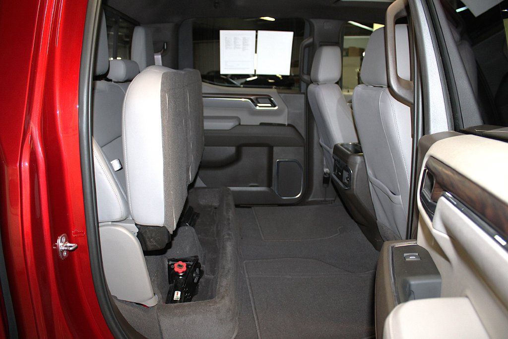 Used 2024 GMC Sierra 1500 SLT w/ SLT Premium Plus Package AWD/4WD image 36