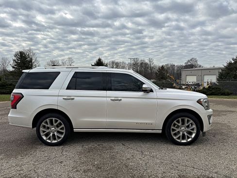 Used 2019 Ford Expedition Platinum image 10
