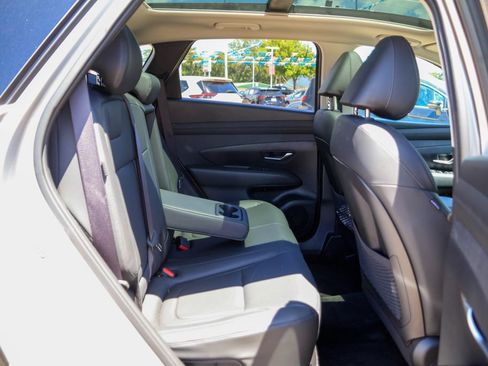 Certified 2025 Hyundai Tucson SEL AWD/4WD image 10
