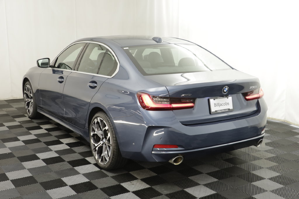 Used 2025 BMW 330i xDrive Sedan AWD/4WD image 16