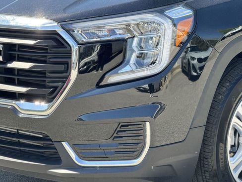 Certified 2024 GMC Terrain SLE w/ Driver Convenience Package image 6