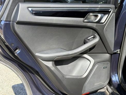 Used 2021 Porsche Macan S image 11