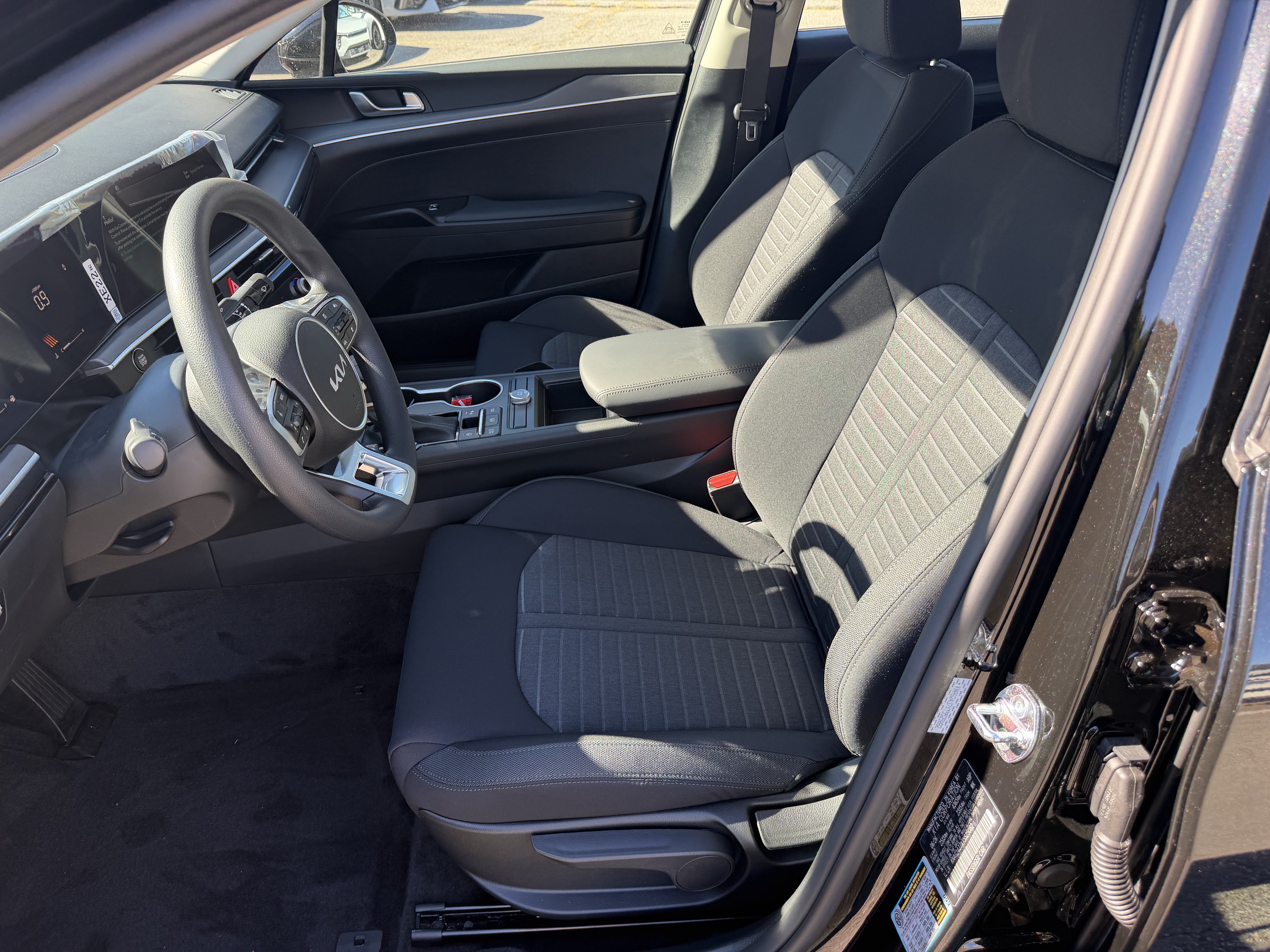New 2027 Kia K5 LXS FWD image 9