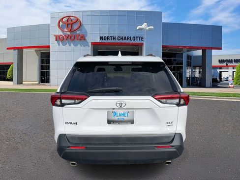 Used 2020 Toyota RAV4 XLE image 9