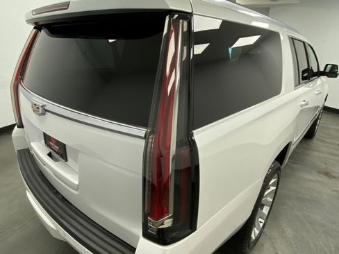 Used 2016 Cadillac Escalade ESV Premium image 14