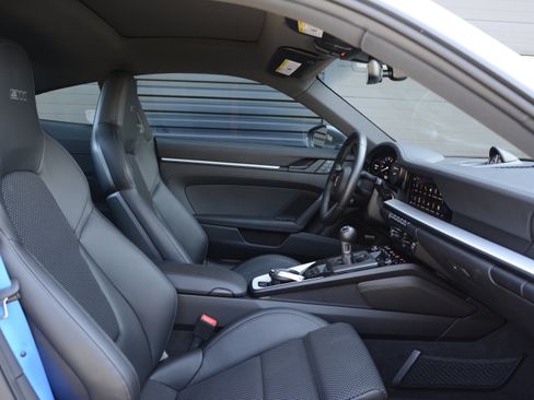 Certified 2024 Porsche 911 Carrera T RWD image 27