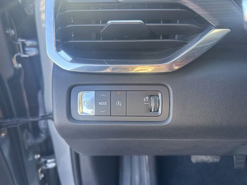 Used 2025 GMC Acadia Elevation image 16