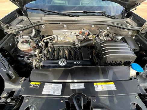 Used 2023 Volkswagen Atlas SEL R-Line image 9
