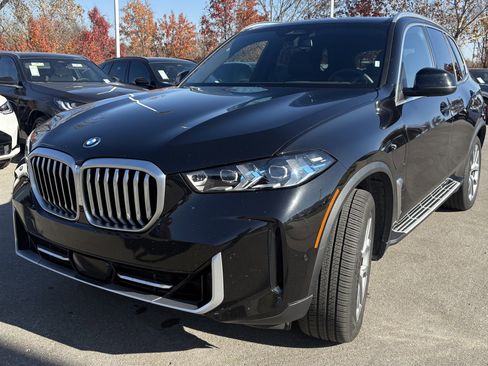 Used 2025 BMW X5 xDrive50e image 5